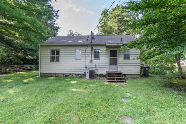 $325,000 | 1605 East University Street, Bloomington, IN 47401