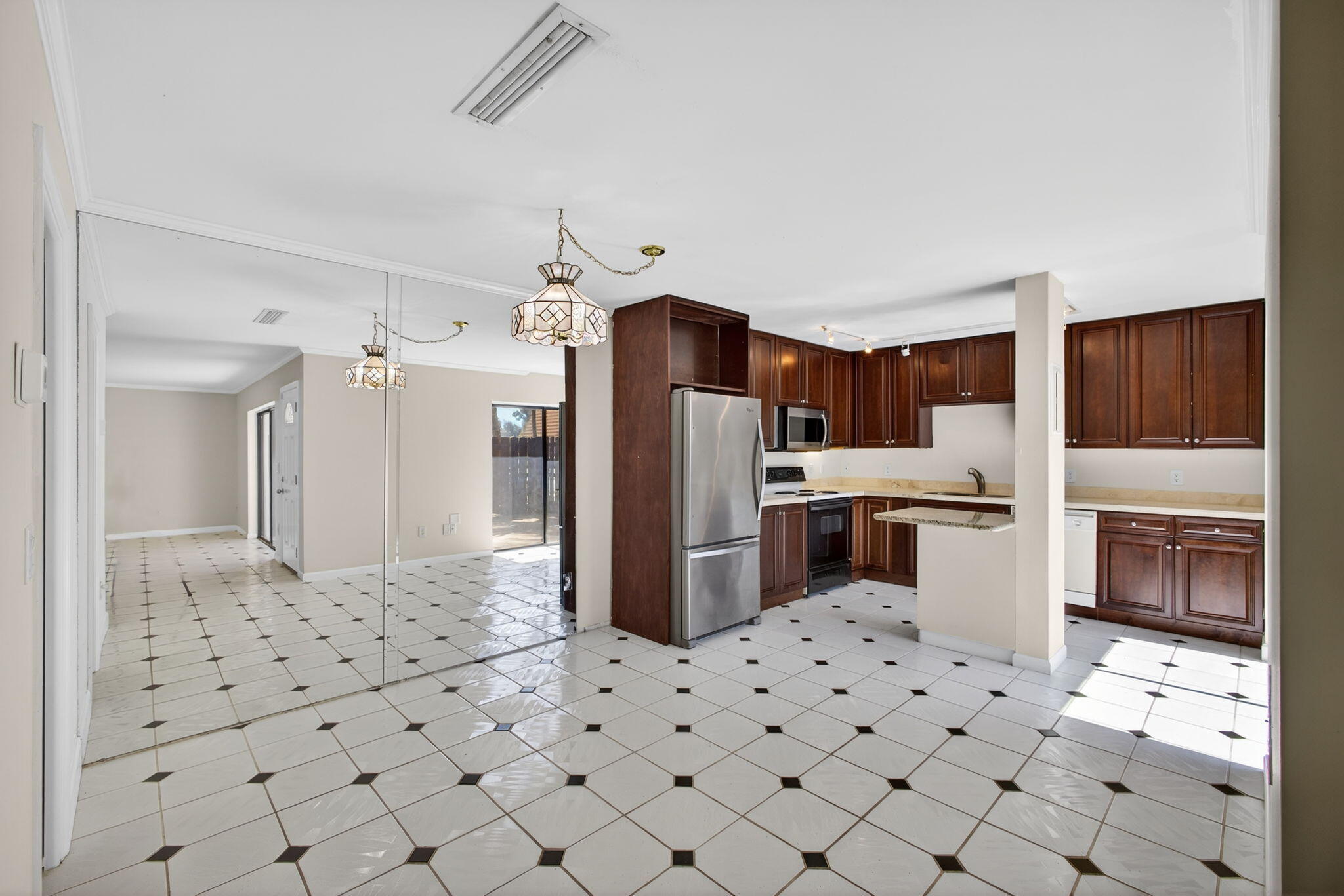825 Center Street, Unit 9A Jupiter, FL 33458 - Photo 11 of 52 9-web-or-mls-5D1A4054