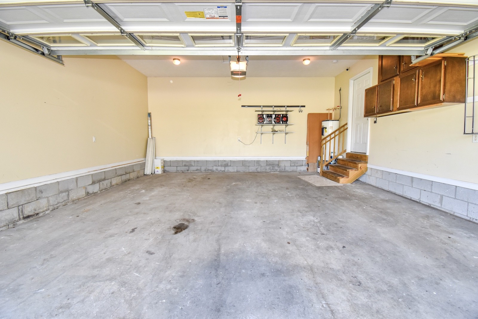 1621 Robert Road Columbia, TN 38401 - Photo 24 of 34 a view of a room with gym equipment