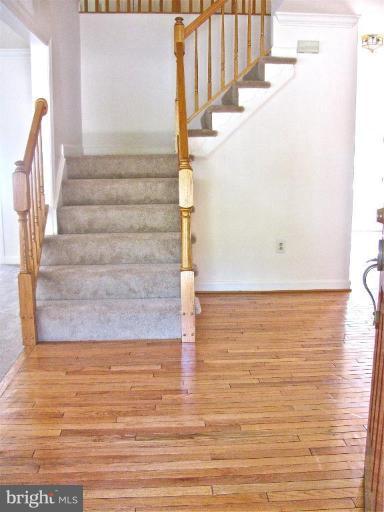 9415 Bluefield Road Springdale, MD 20721 - Photo 2 of 11 Entrance / Foyer