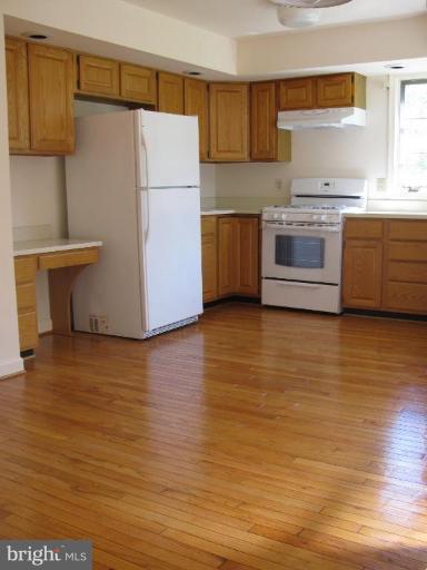 9415 Bluefield Road Springdale, MD 20721 - Photo 7 of 11 Kitchen