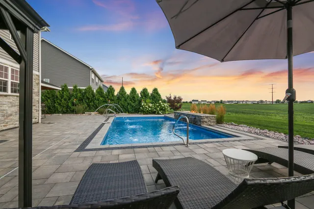 $789,900 | 10148 Sentry Drive, St. John, IN 46373