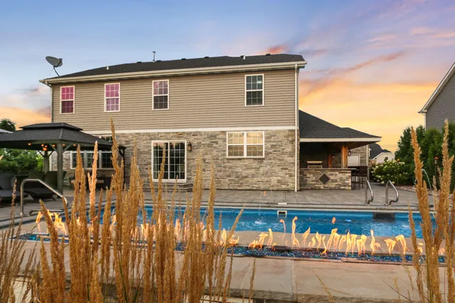 $789,900 | 10148 Sentry Drive, St. John, IN 46373