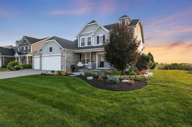 $789,900 | 10148 Sentry Drive, St. John, IN 46373