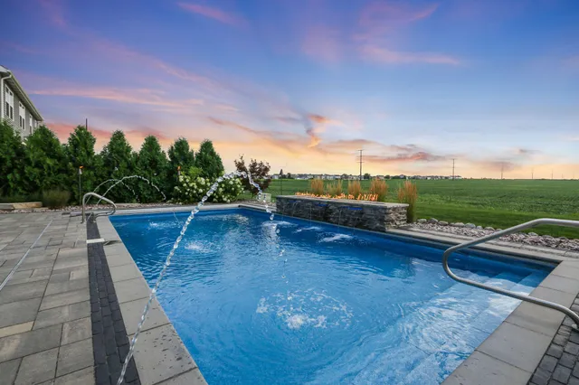 $789,900 | 10148 Sentry Drive, St. John, IN 46373