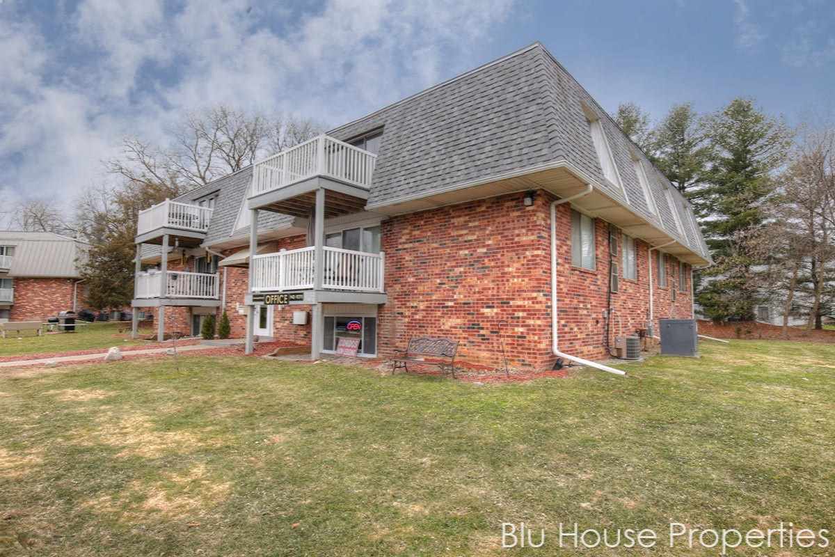 6714 Cascade Road Southeast, Unit C12 Grand Rapids, MI 49546 - Photo 2 of 24