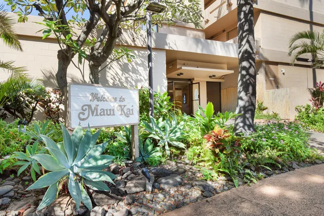 $650,000 | 106 Kaanapali Shores Place, Unit 1002, Lahaina, HI 96761