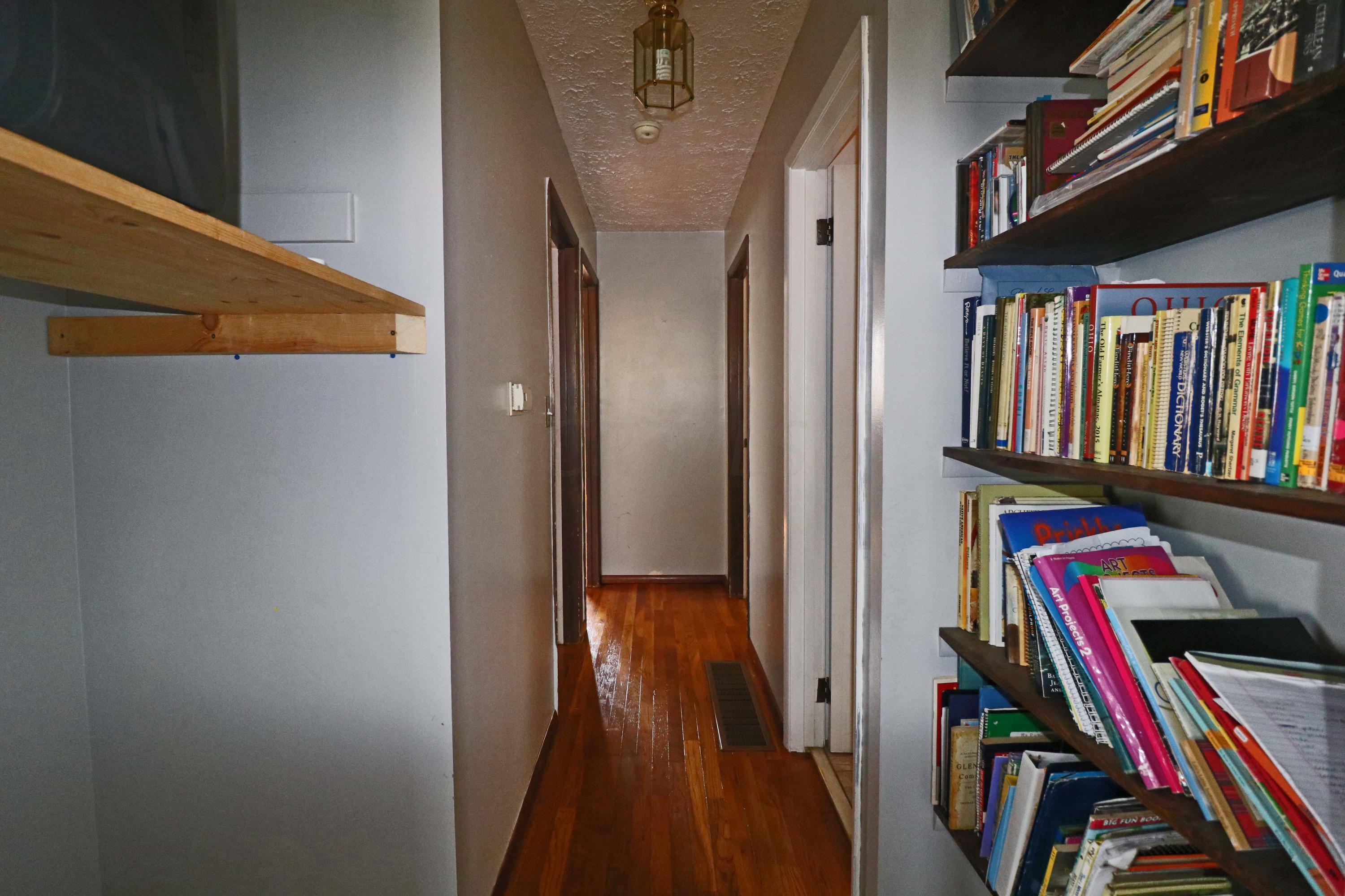 3827 Wade Road Columbus, OH 43232 - Photo 8 of 34 Gallery Image 8