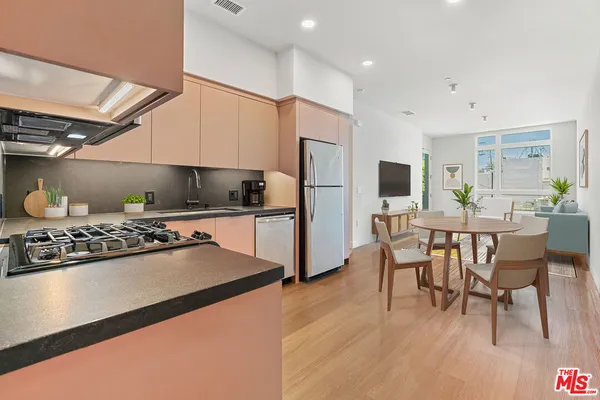 $3,495 | 10601 Washington Boulevard, Unit 217, Culver City, CA 90232