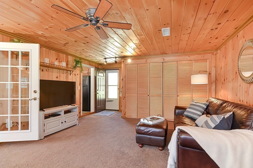 241 Theresa Road Bellingham, MA 02019 - Photo 15 of 32 Gallery Image 15