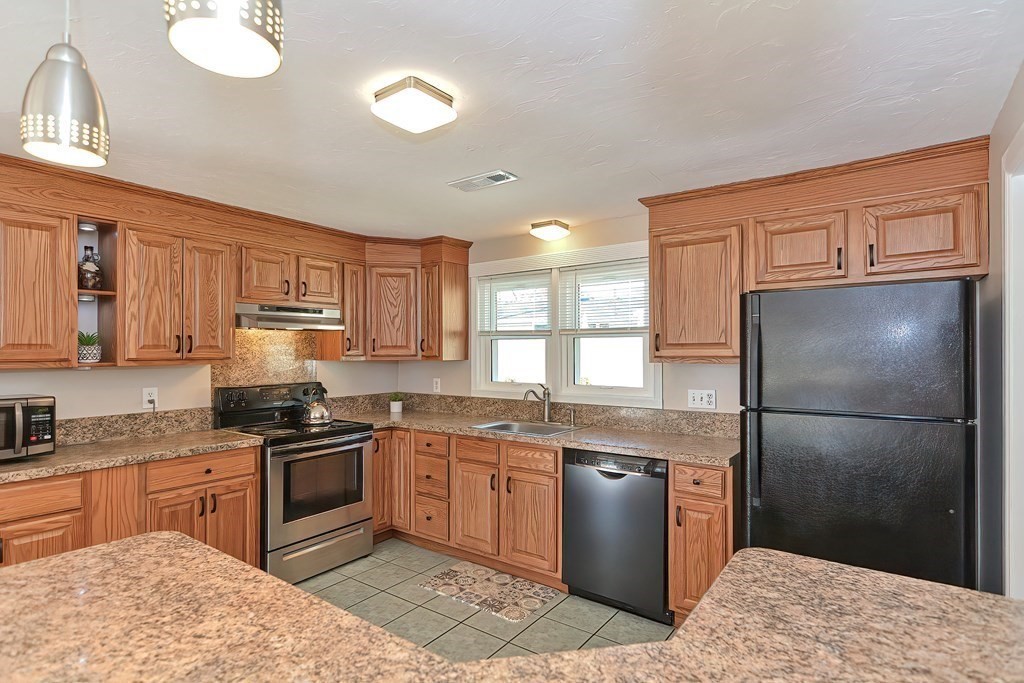 241 Theresa Road Bellingham, MA 02019 - Photo 8 of 32 Gallery Image 8