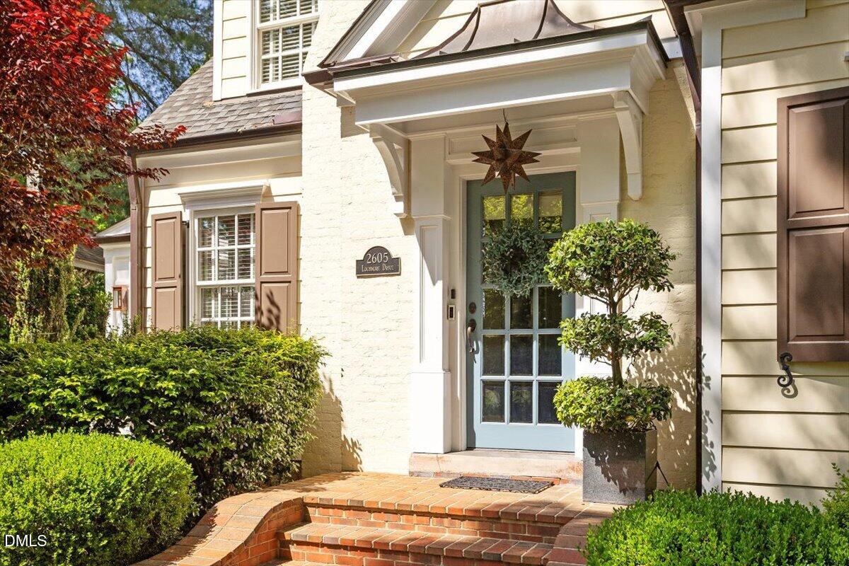2605 Lochmore Drive Raleigh, NC 27608 - Photo 6 of 40