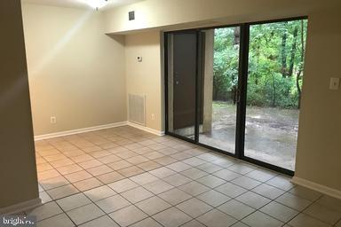 2247 Castle Rock Square, Unit 2B Reston, VA 20191 - Photo 15 of 17 Eating kitchen area.
