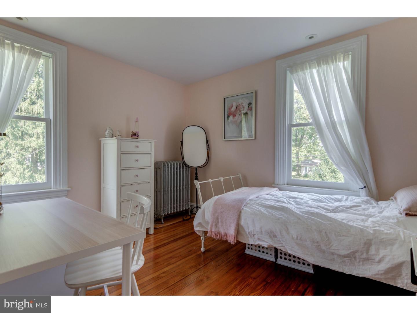690 Davis Lane Wayne, PA 19087 - Photo 20 of 25 Bedroom 4
