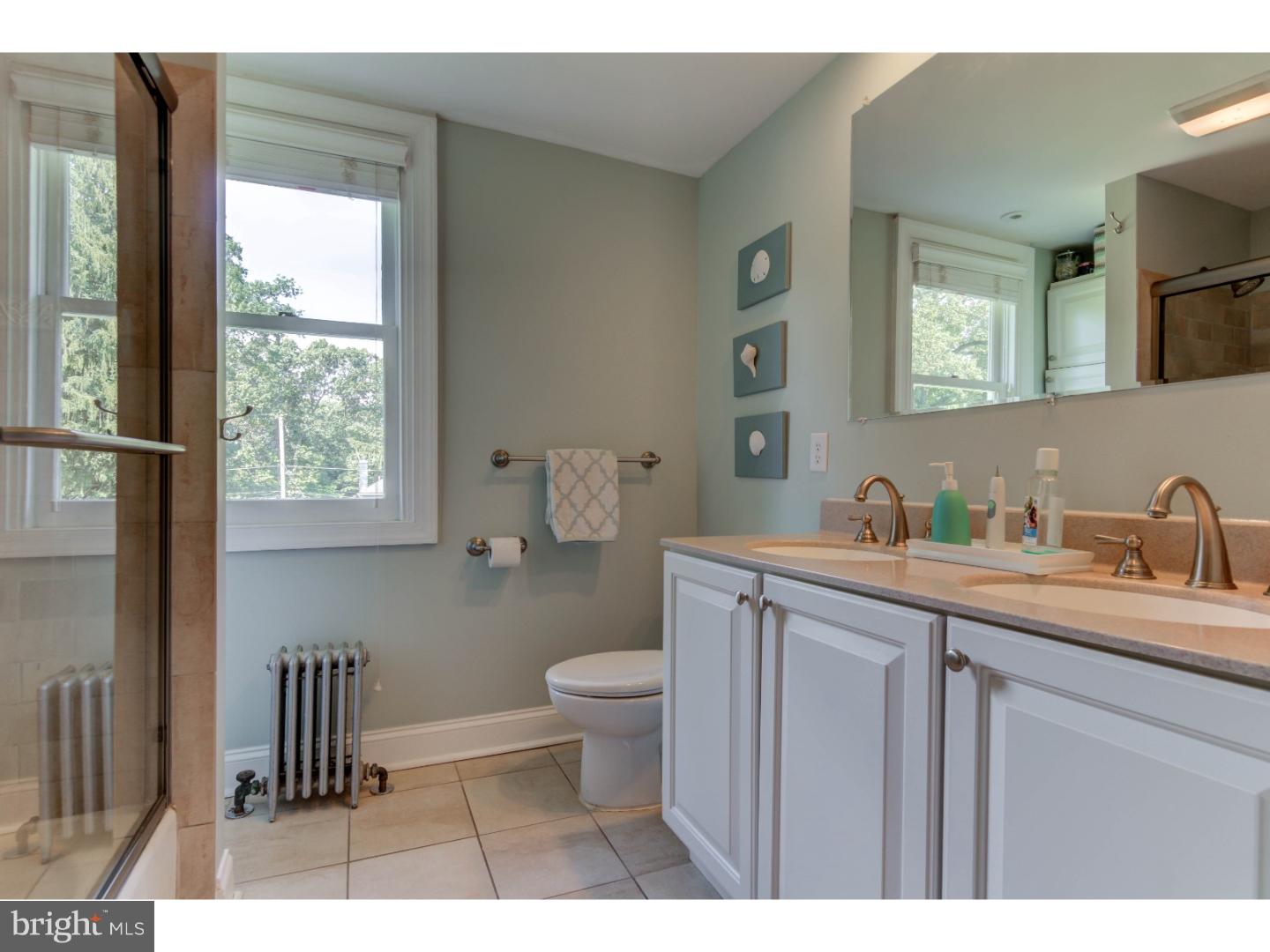 690 Davis Lane Wayne, PA 19087 - Photo 21 of 25 Bathroom