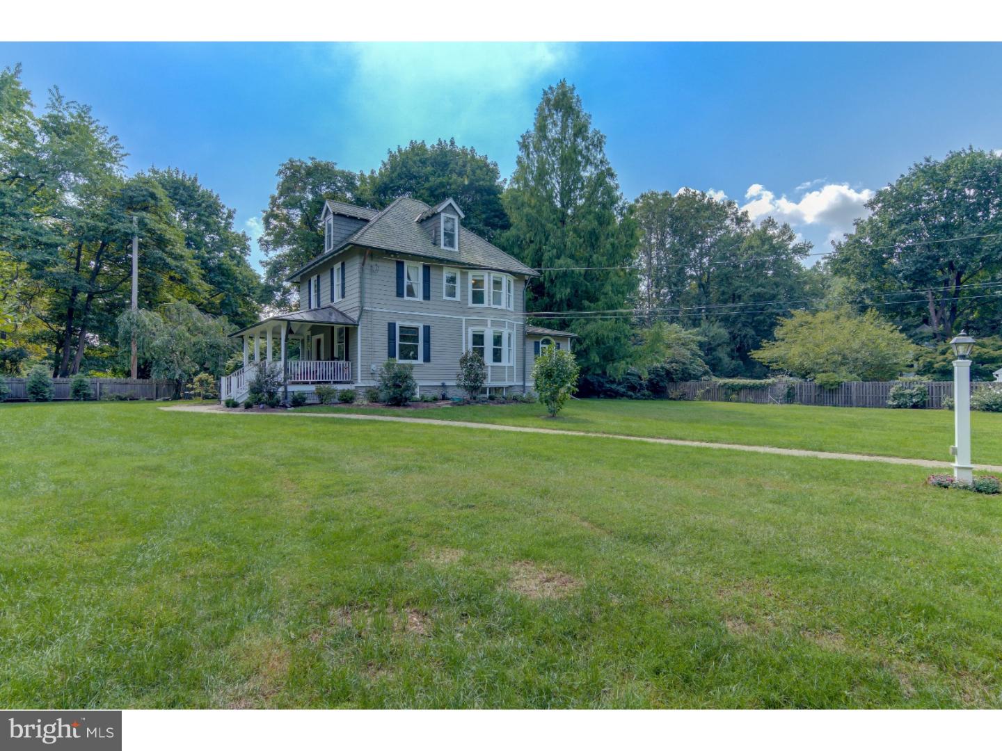690 Davis Lane Wayne, PA 19087 - Photo 25 of 25 Side Yard