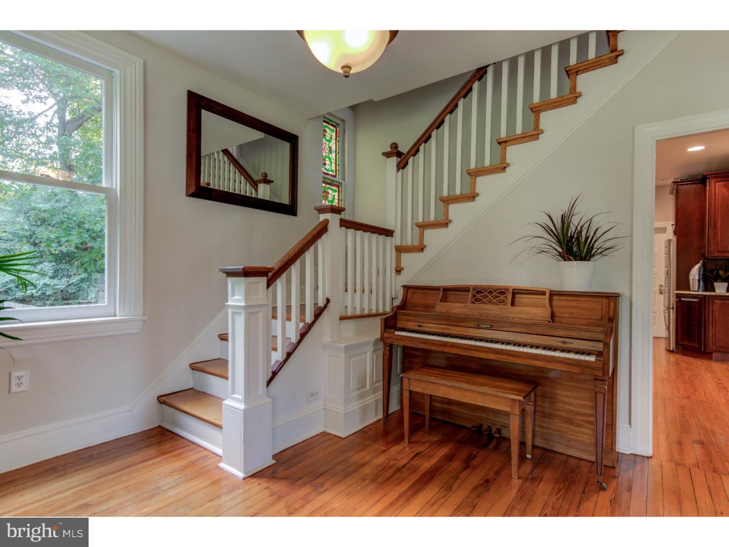 690 Davis Lane Wayne, PA 19087 - Photo 4 of 25 Foyer