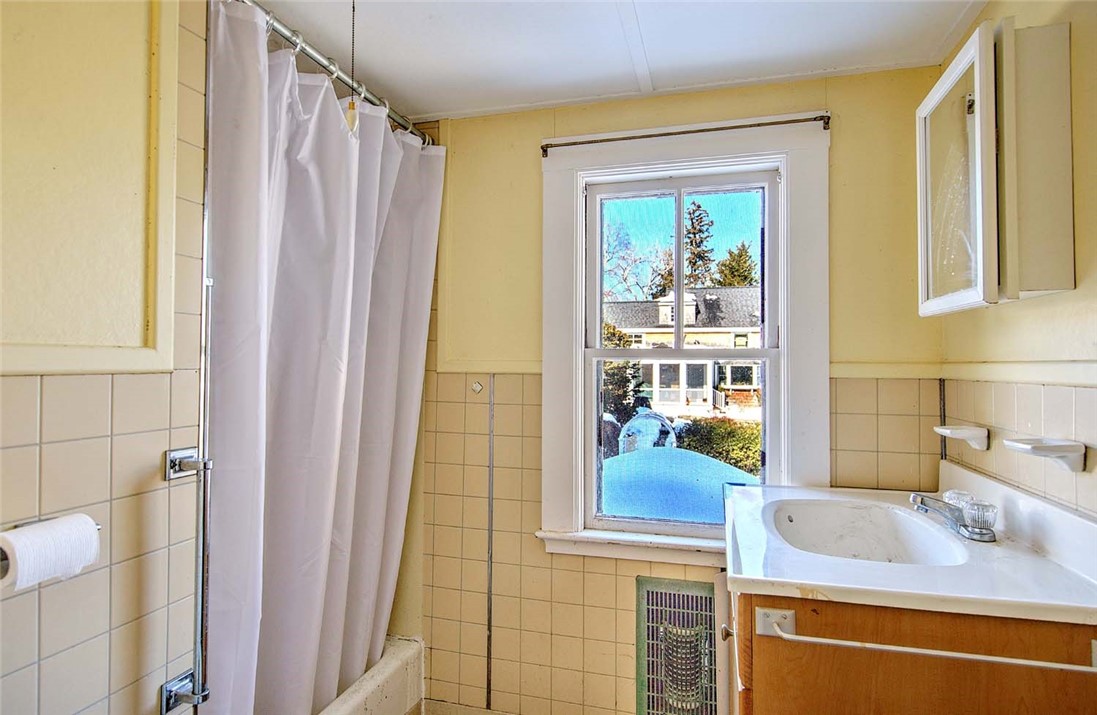 74 Adams Point Road Barrington, RI 02806 - Photo 23 of 38 full bath on 2nd floor
