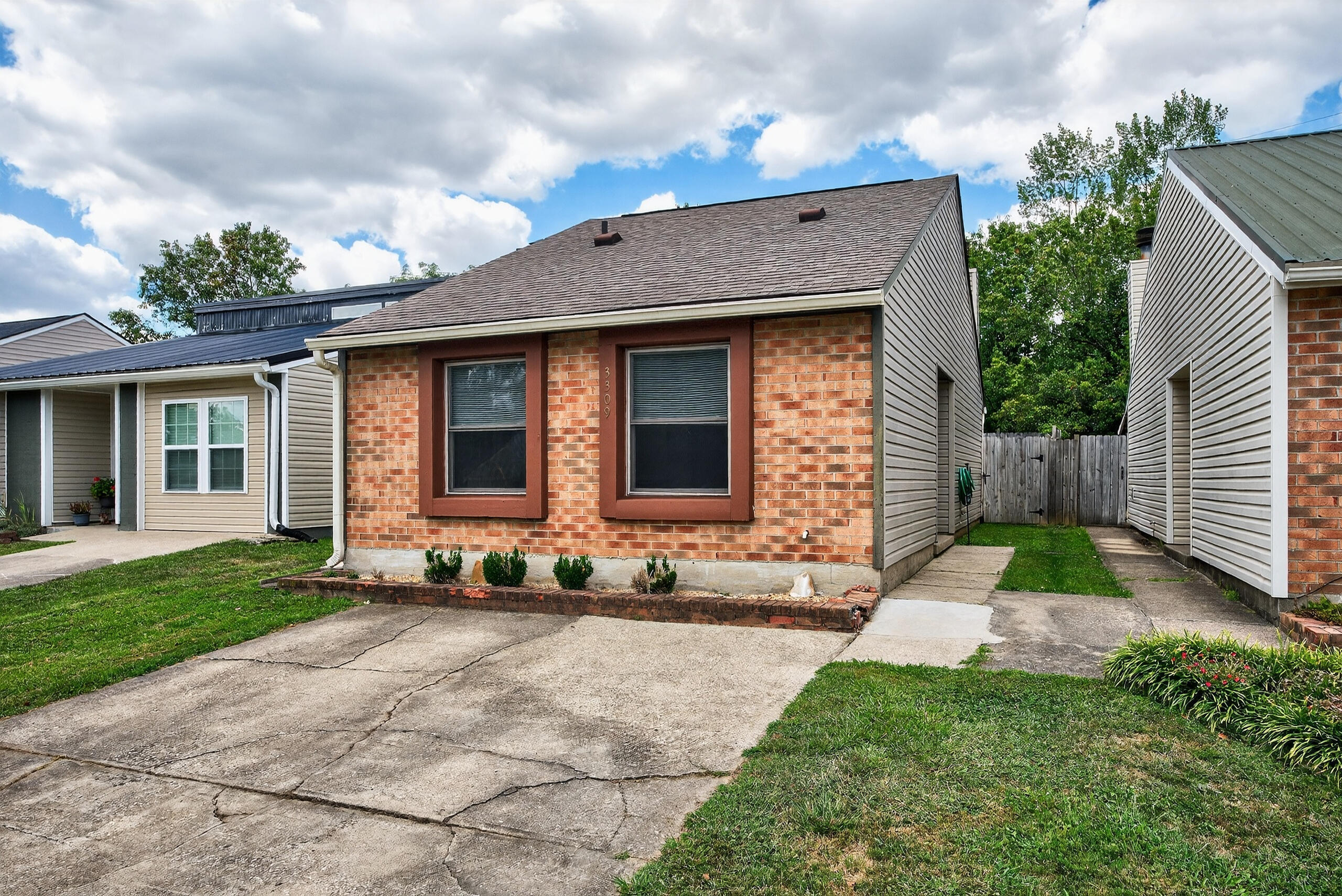 3309 Fox Trace Road Lexington, KY 40515 - Photo 1 of 24 3309fox01