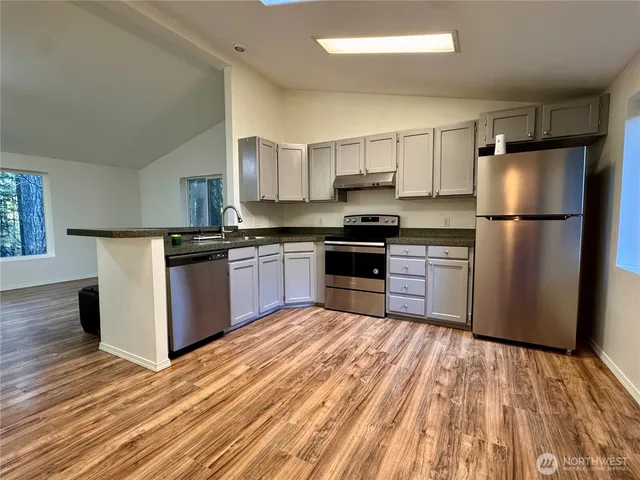 $1,800 | 91 Gadwall Place North, Hoodsport, WA 98548