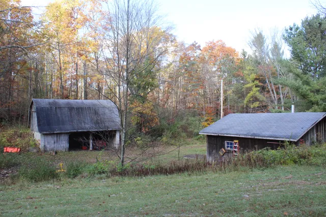 $650,000 | 401 South Bass Lake Avenue, Harrison, MI 48625