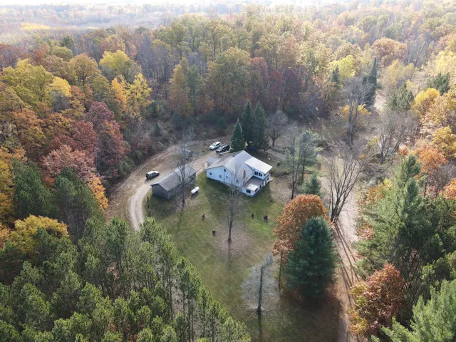 $650,000 | 401 South Bass Lake Avenue, Harrison, MI 48625