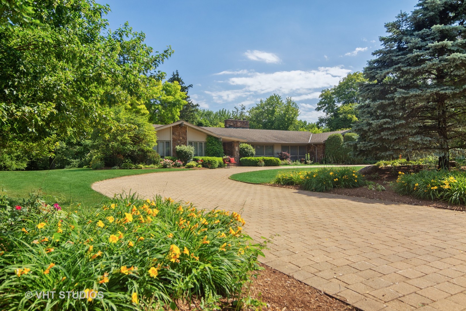 2327 Coach Road Long Grove, IL 60047 - Photo 3 of 58