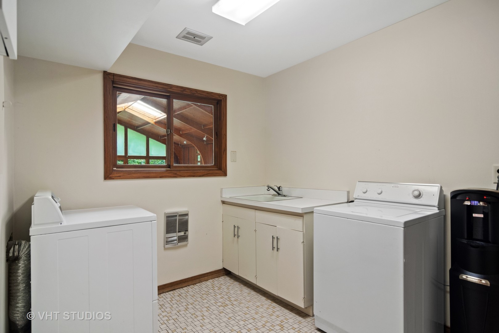 2327 Coach Road Long Grove, IL 60047 - Photo 30 of 58 a utility room with dryer and washer
