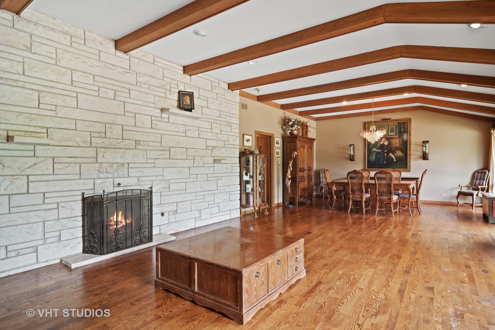 2327 Coach Road Long Grove, IL 60047 - Photo 8 of 58 a living room with furniture and a fireplace