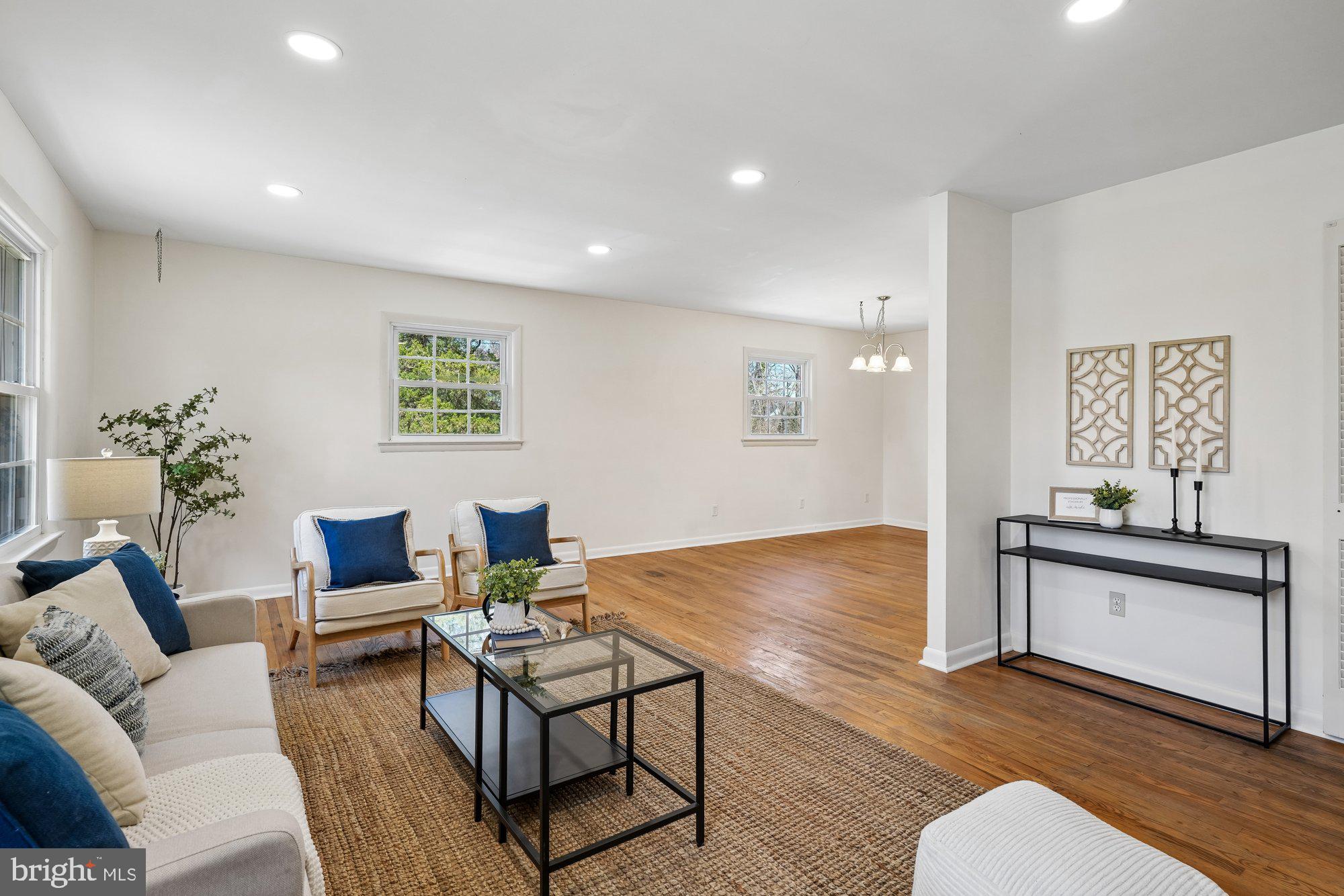 4 Walnut Hill Road La Plata, MD 20646 - Photo 7 of 29 Living Room