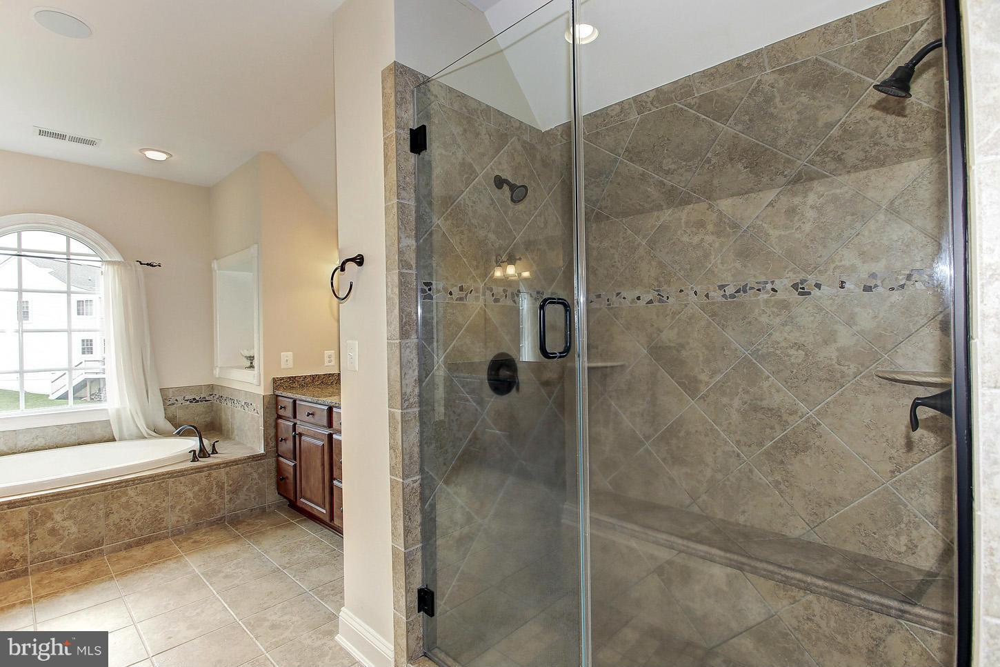 12131 Fulton Ridge Drive Fulton, MD 20759 - Photo 21 of 30 Spa-Like Bath