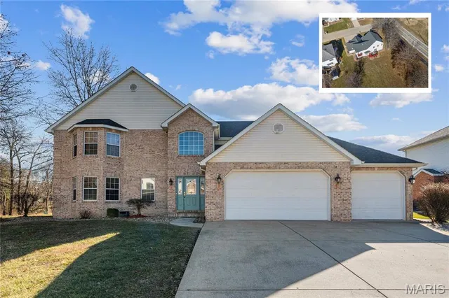 $409,500 | 1820 Creekside Drive, Swansea, IL 62226