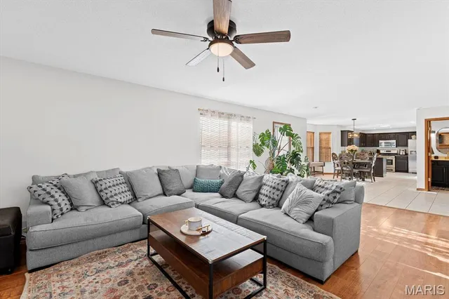 $409,500 | 1820 Creekside Drive, Swansea, IL 62226