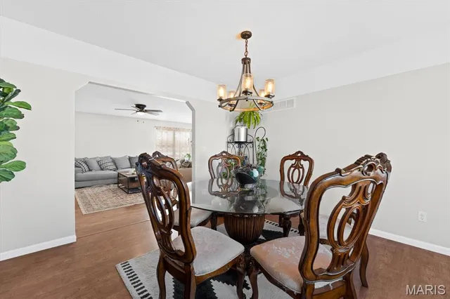 $409,500 | 1820 Creekside Drive, Swansea, IL 62226