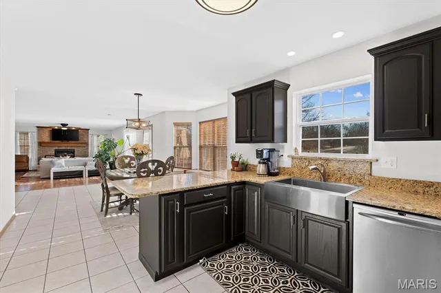 $409,500 | 1820 Creekside Drive, Swansea, IL 62226