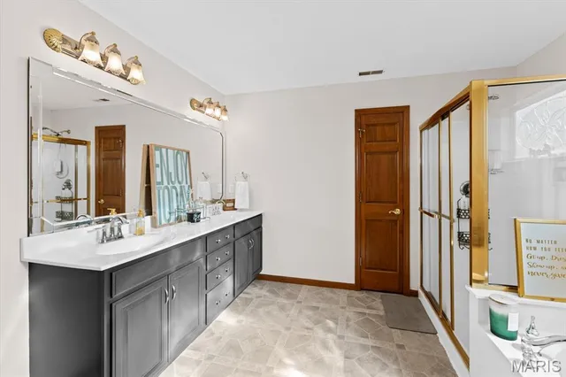 $409,500 | 1820 Creekside Drive, Swansea, IL 62226