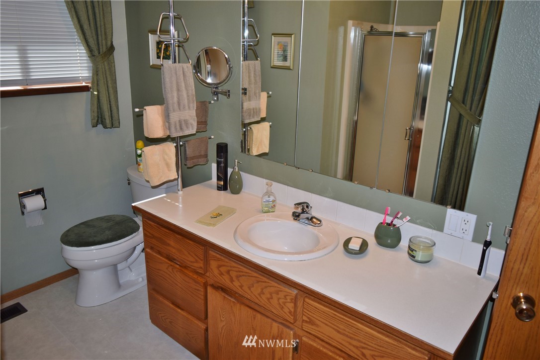8372 Double Ditch Road Lynden, WA 98264 - Photo 11 of 25 Gallery Image 11