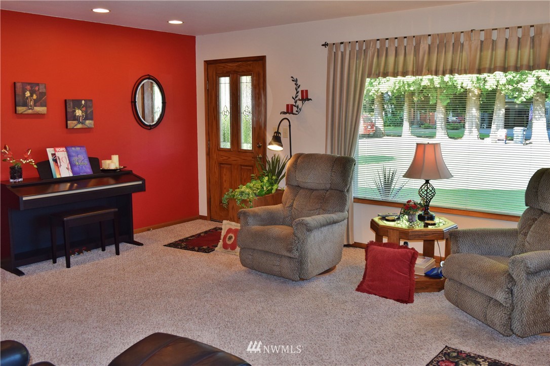8372 Double Ditch Road Lynden, WA 98264 - Photo 3 of 25 Gallery Image 3