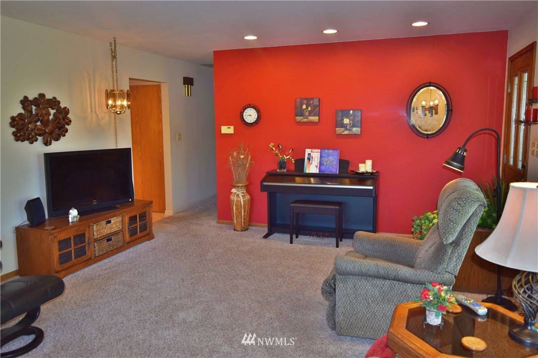 8372 Double Ditch Road Lynden, WA 98264 - Photo 4 of 25 Gallery Image 4