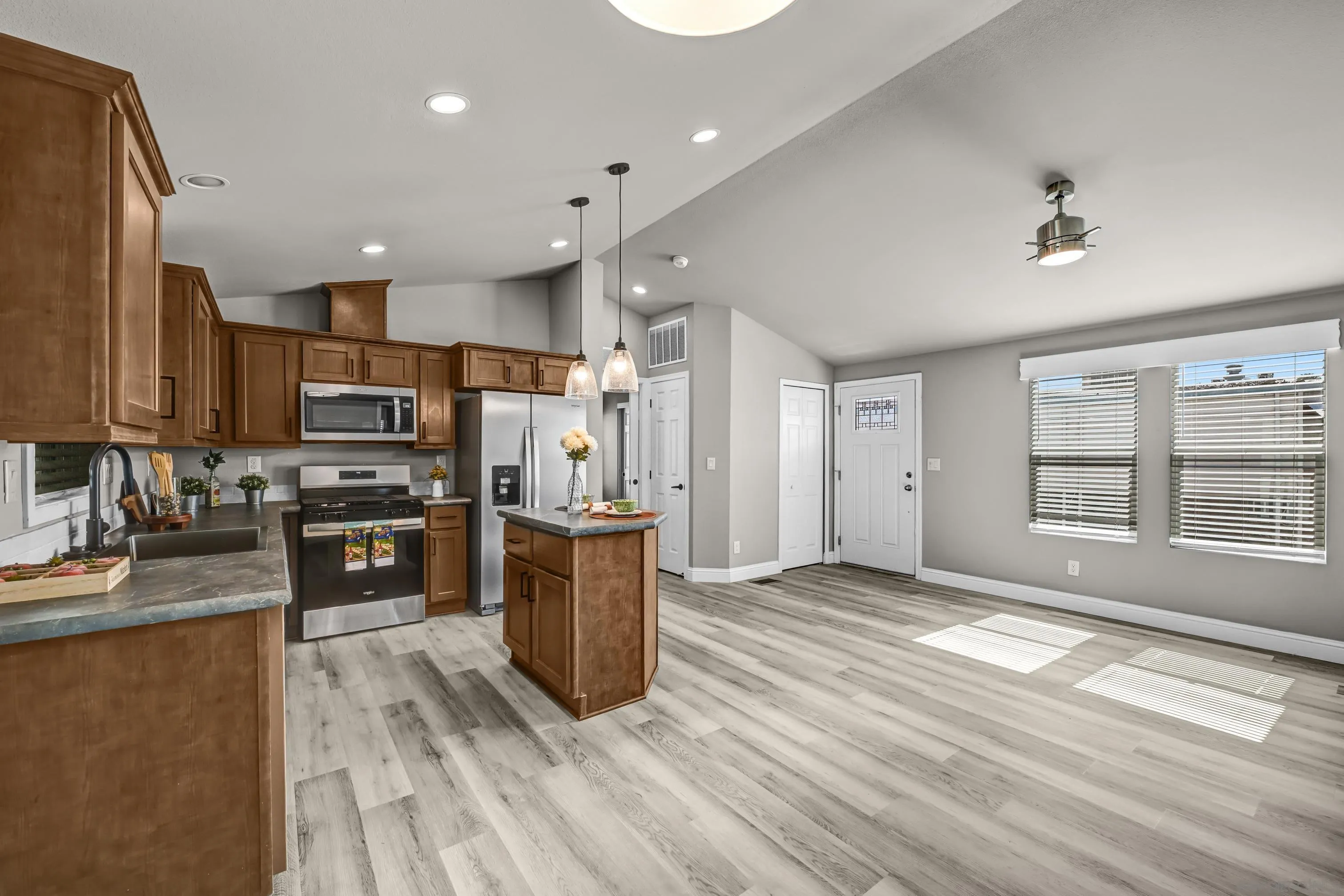 1174 East Main Street, Unit 31 El Cajon, CA 92021 - Photo 4 of 24