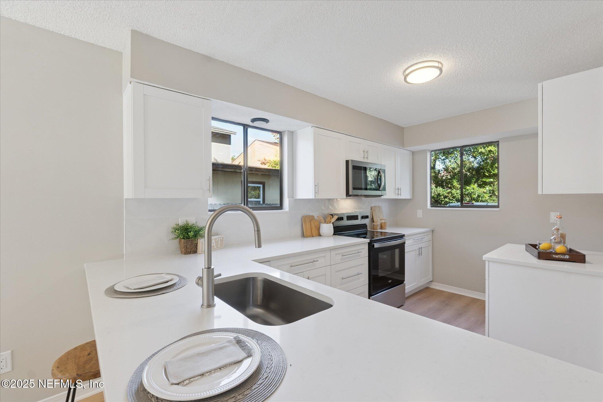 11623 McCormick Road Jacksonville, FL 32225 - Photo 8 of 37 08-11623-McCormick-Rd-WindowStill-Photog