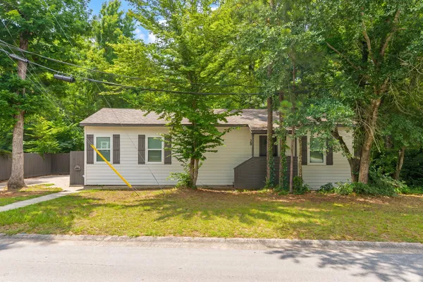 $1,800 | 28 Parsons Valley Drive, Conroe, TX 77303
