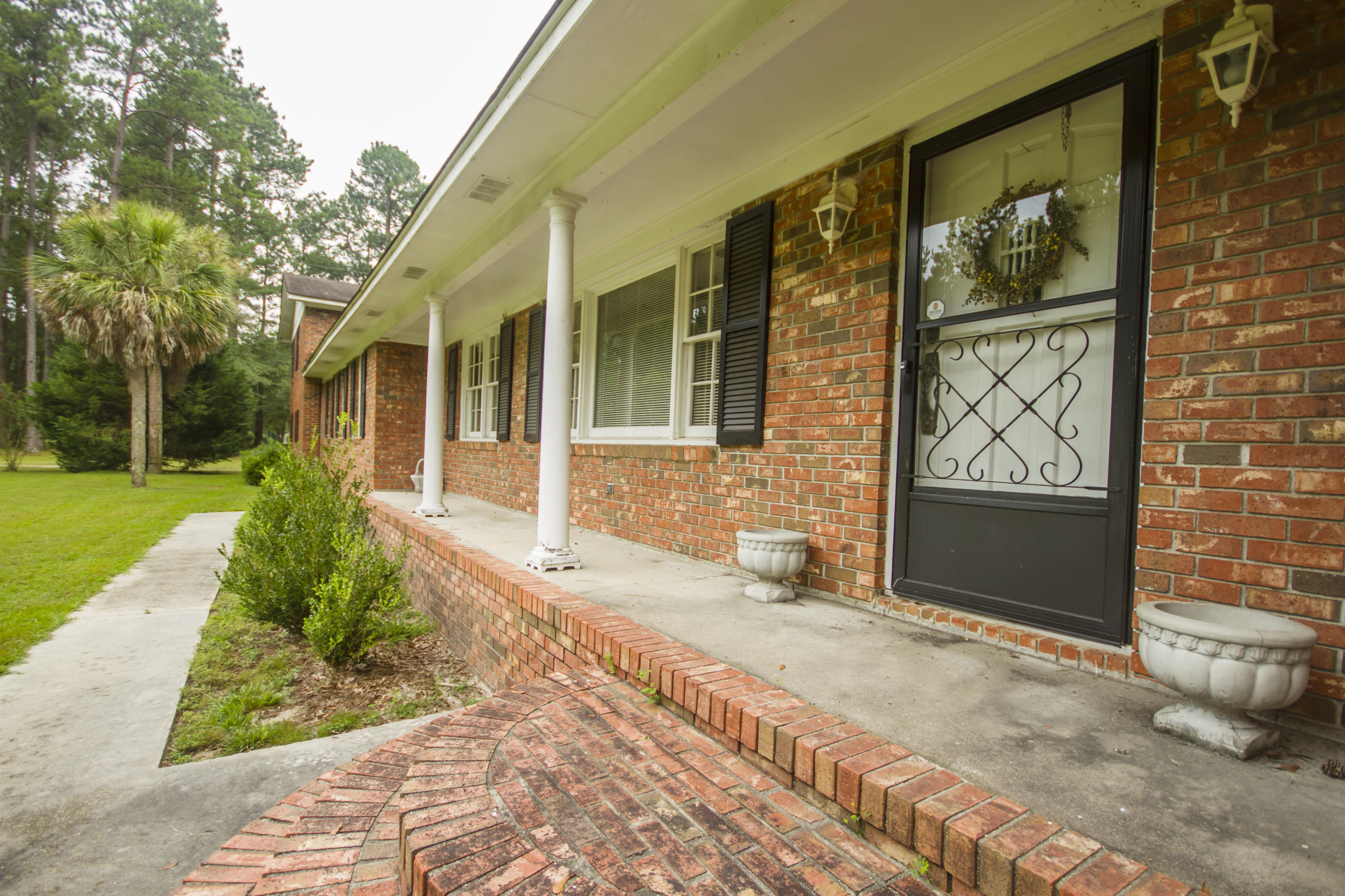 220 Ridge Lane Walterboro, SC 29488 - Photo 4 of 65 IMG_3355