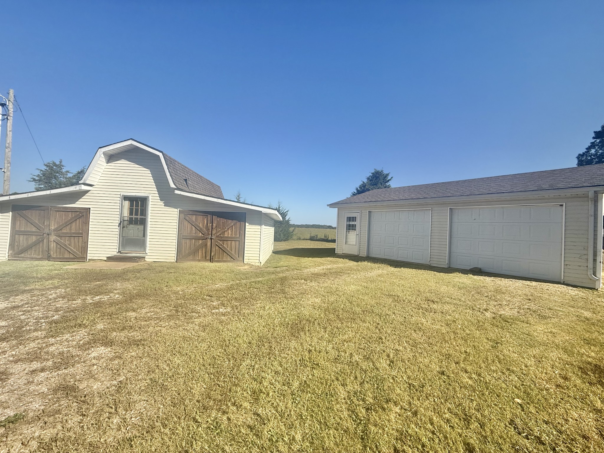3065 Bucksnort Ridge Road Collinwood, TN 38450 - Photo 11 of 12 a big room with closet