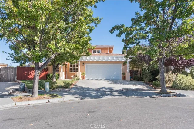 $785,000 | 611 Larkfield Place, Paso Robles, CA 93446
