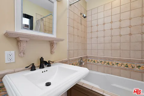 $19,900 | 1036 El Medio Avenue, Pacific Palisades, CA 90272