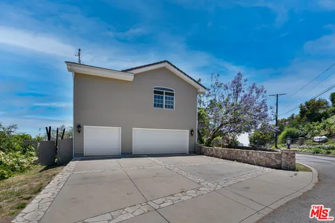 $19,900 | 1036 El Medio Avenue, Pacific Palisades, CA 90272