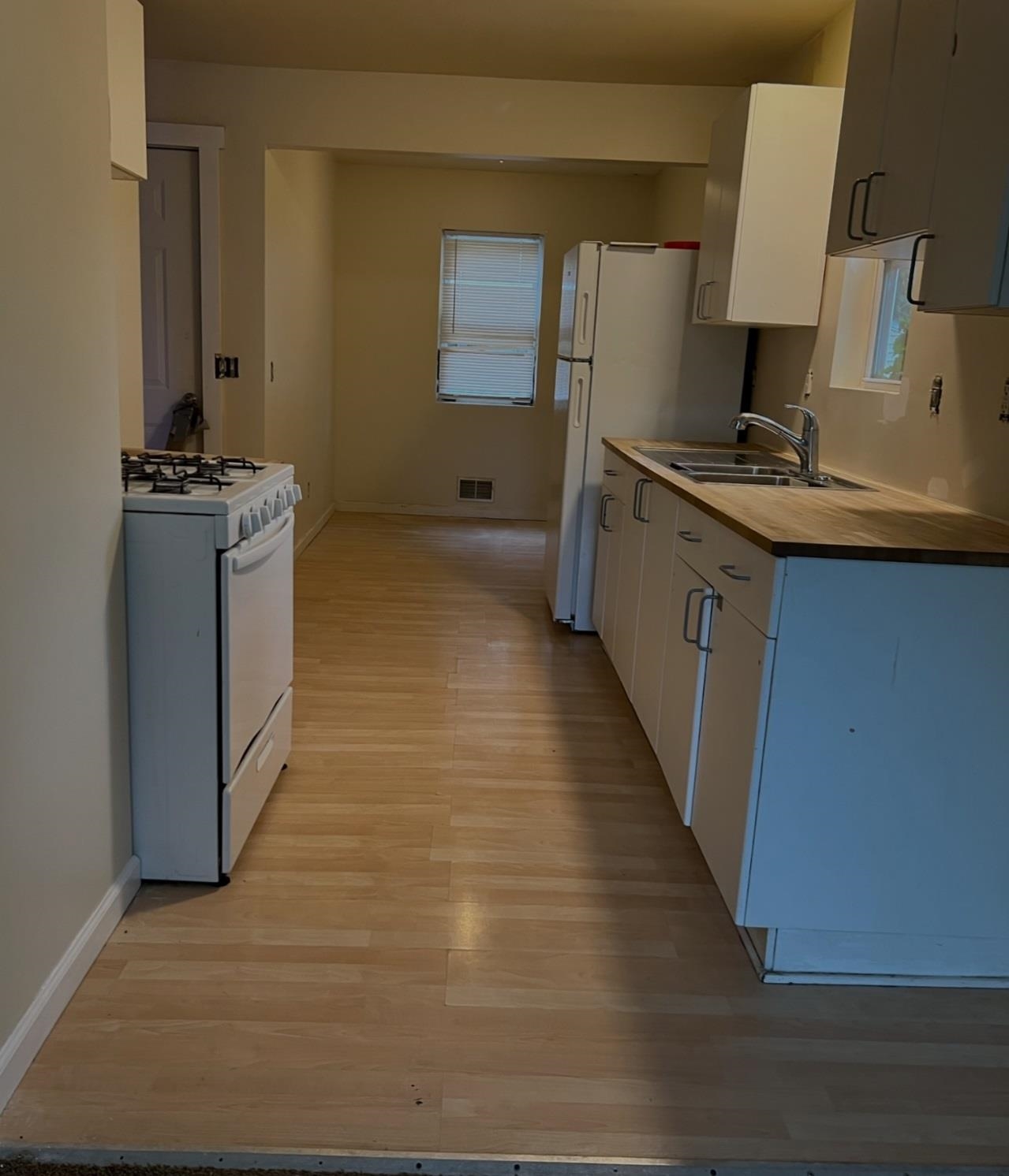 2955 Richfield Road Flint, MI 48506 - Photo 7 of 18 50088683-6.JPG