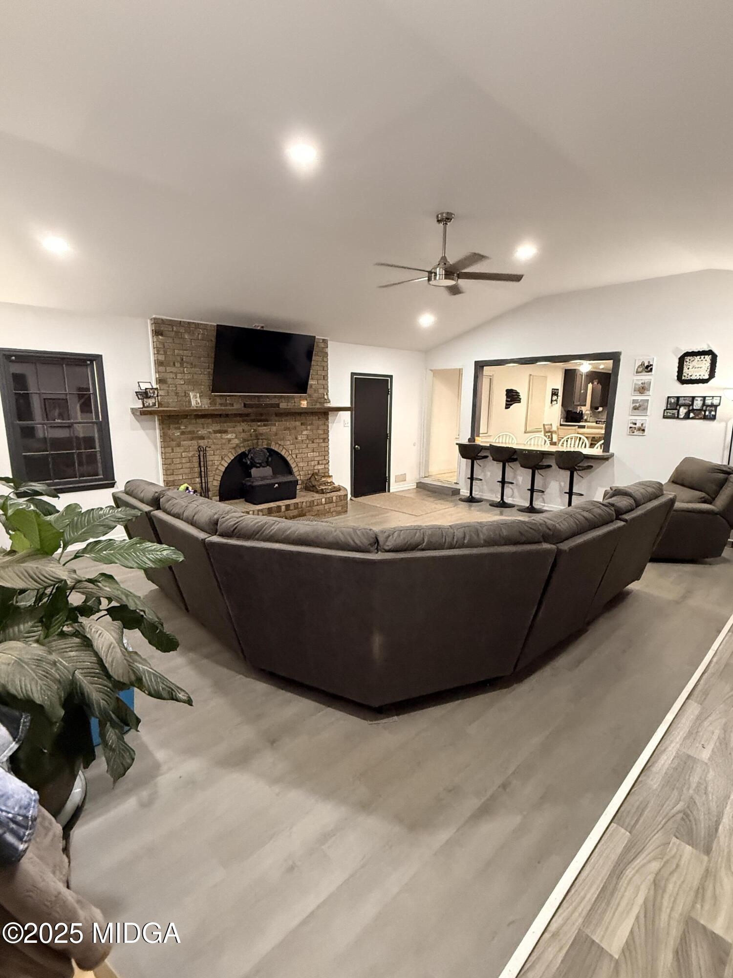 166 Greene Shade Road Gray, GA 31032 - Photo 11 of 30 Living