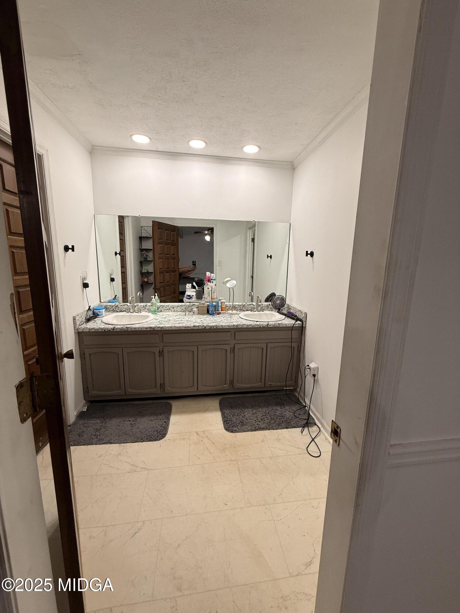 166 Greene Shade Road Gray, GA 31032 - Photo 19 of 30 Master Vanity